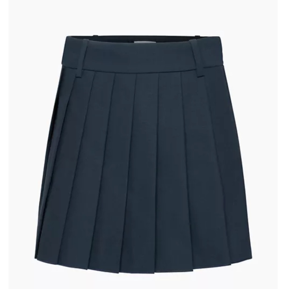 Navy blue ‘Dormer Skirt’ by Aritzia Babaton
